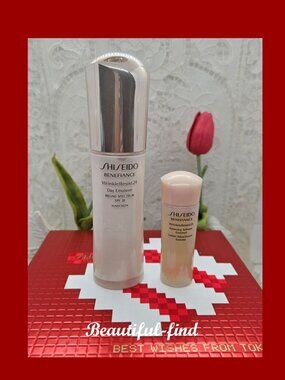 Shiseido Benefiance WR2 Day Emulsion  SPF 18 & Free Softening Lotion NEW